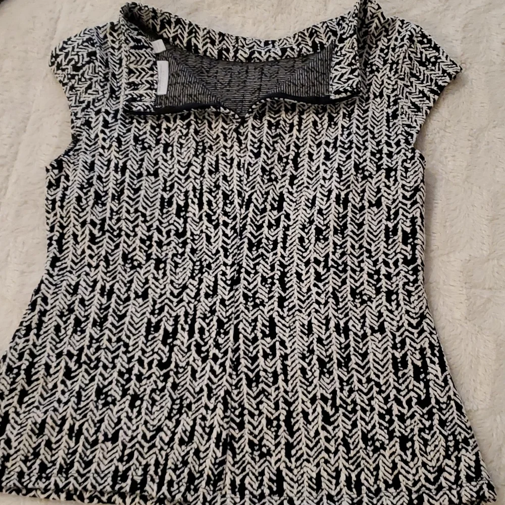 New York & Company cap sleeve sweater - Picture 7 of 8